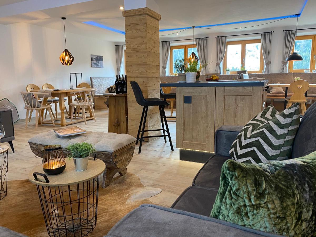 Alm Seasons Premium Chalet & Studios Saalbach-Hinterglemm Bagian luar foto
