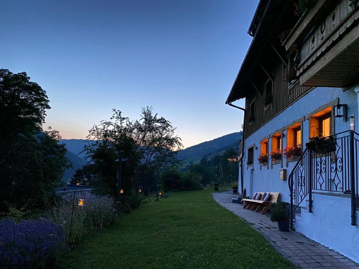 Alm Seasons Premium Chalet & Studios Saalbach-Hinterglemm Bagian luar foto