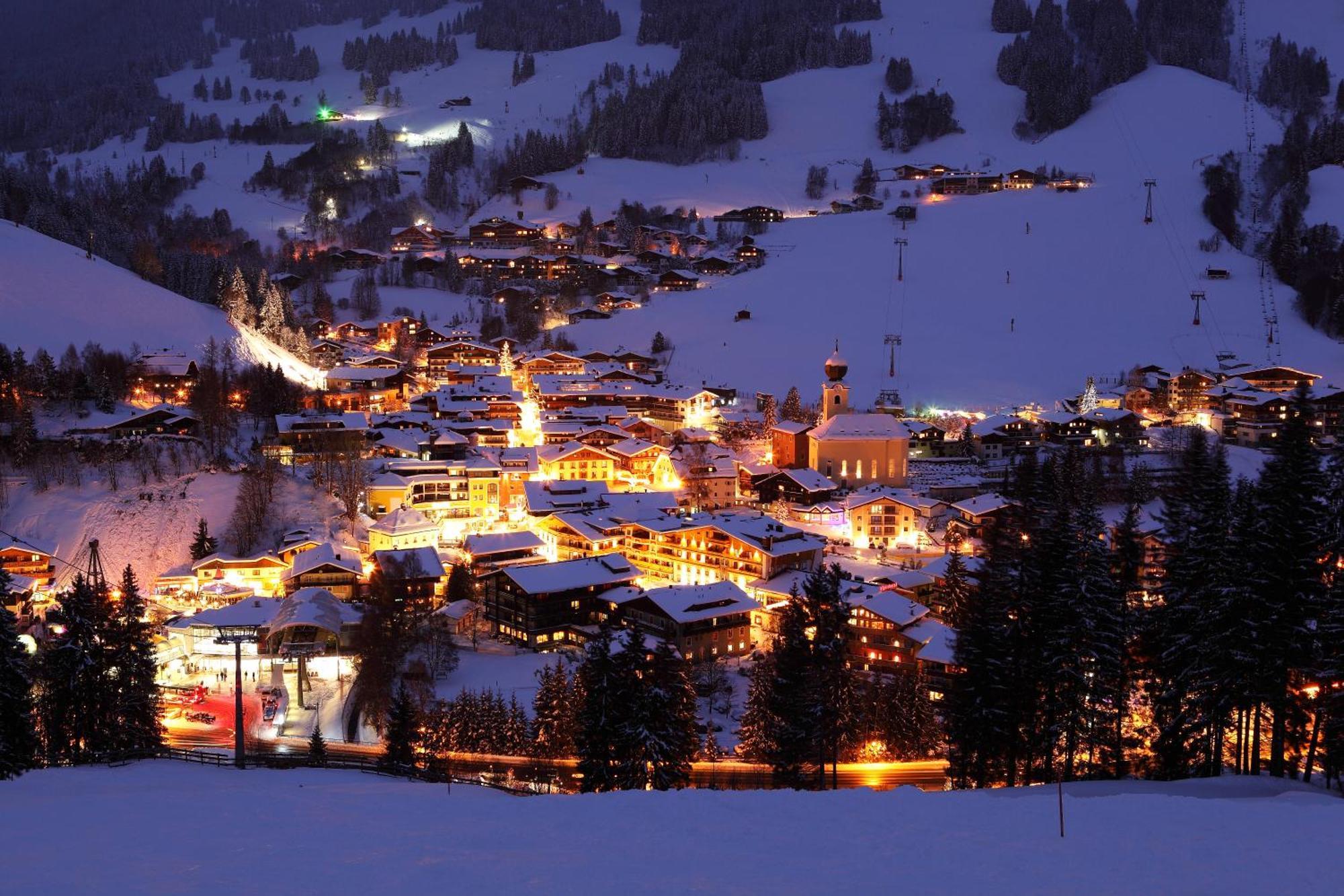 Alm Seasons Premium Chalet & Studios Saalbach-Hinterglemm Bagian luar foto